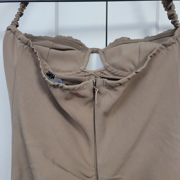 Prettylittlething taupe ruched front Halterneck bodycon dress, size4 - Picture 2 of 13